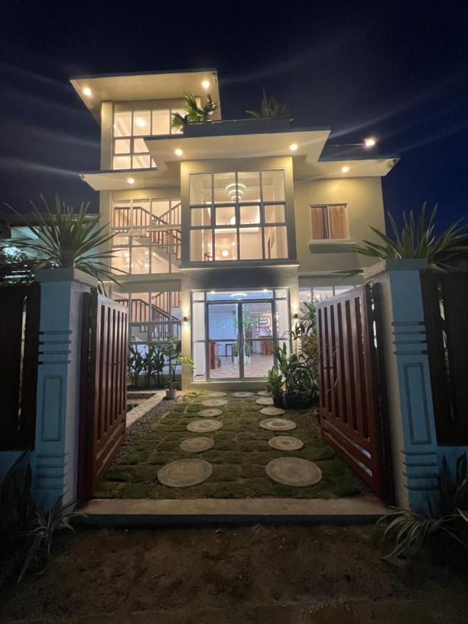Rich-Vania Suites General Luna  Exterior photo