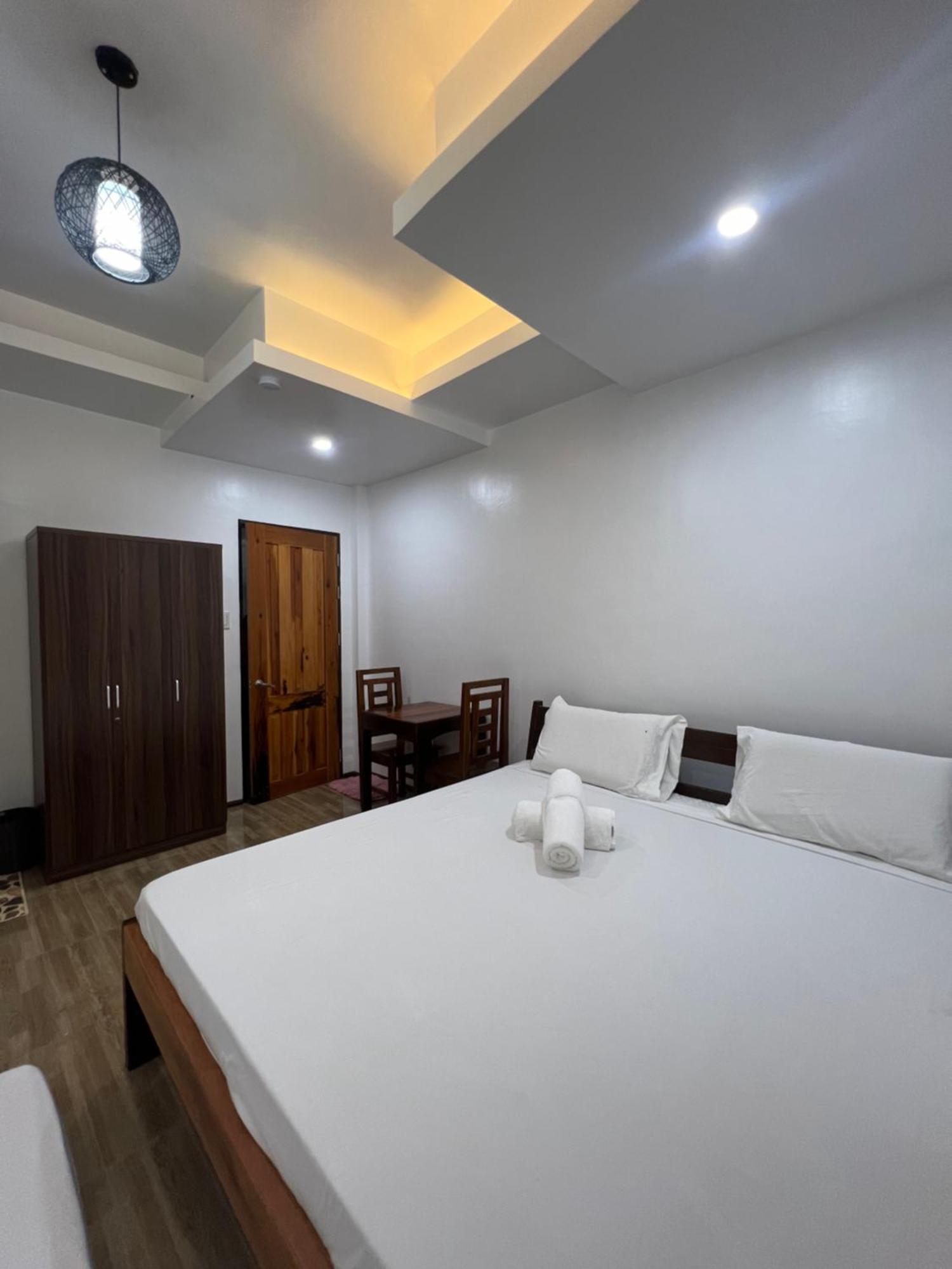 Rich-Vania Suites General Luna  Exterior photo